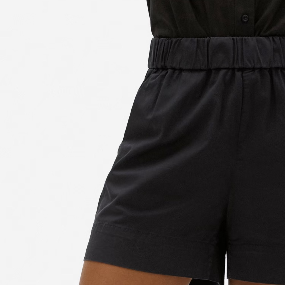 Everlane The Easy Short in Washed Black- NWT